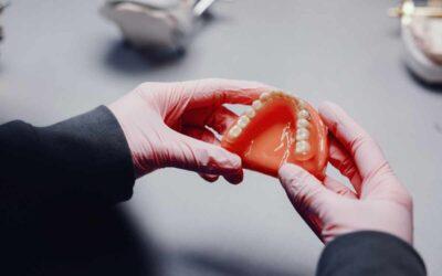 ¿Qué son las prótesis dentales removibles?